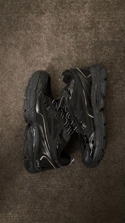off white be right back size 10/43