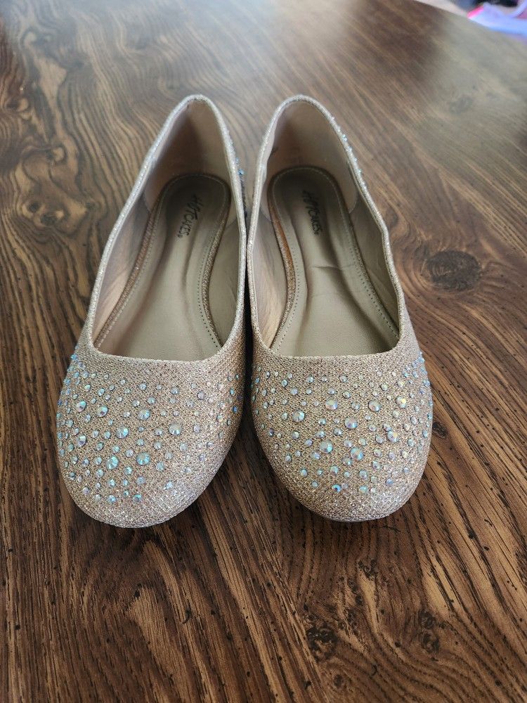 Hot Cakes Womens Shoes Sparkle size 9 Gold