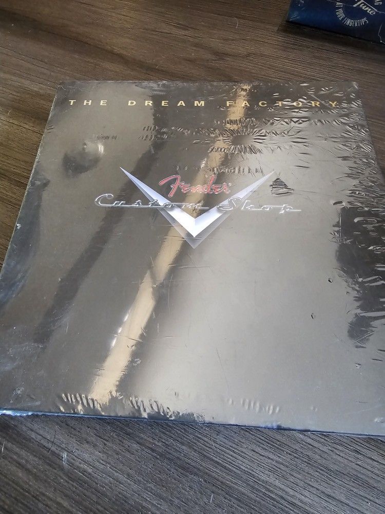 The Dream Factory - Fender Custom Shop By Thom Wheeler