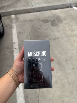 Moschino toy boy