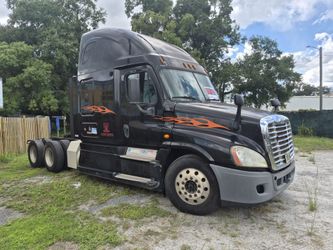 2013 Frieghtliner Sleeper Truck