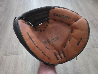 Easton Catchers Glove Yourh 30" $40
