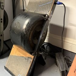 OneWheel XR With Carbon Fiber Wheel Cover And Fast Charger