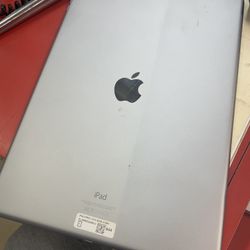 Apple iPad Pro 12.9" WiFi Only 32GB ML0H2LL/A