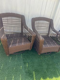 Swing chairs