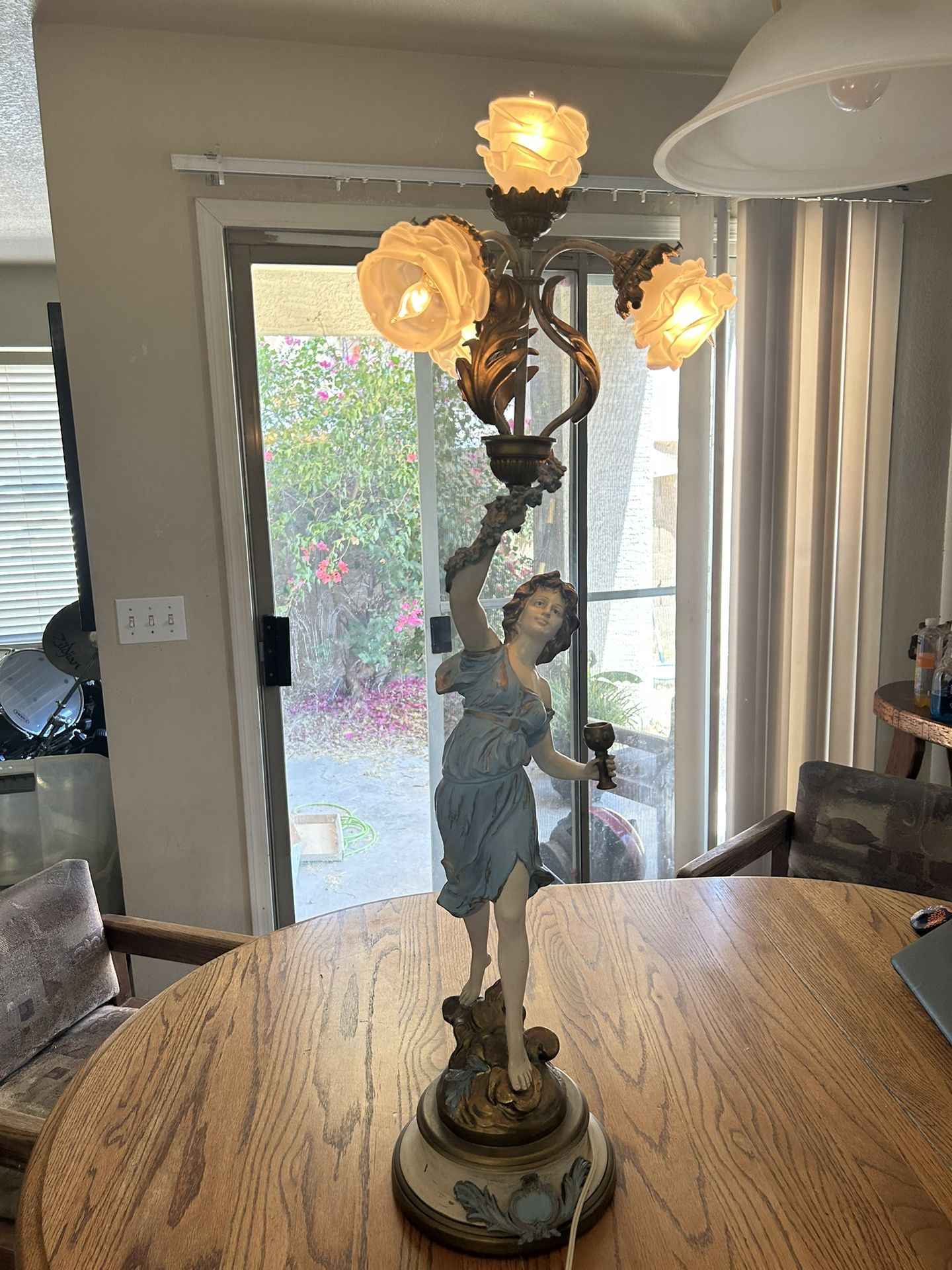 L&F  Moreau lamp