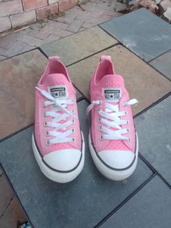 Converse All Star Low-Top Pink Sneakers youth size 1