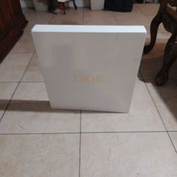 DIOR Box White Gift 21/5 IN 20/5i In