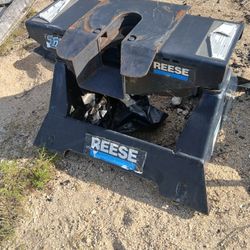 Reese 22,000 Lb 5th Wheel Hitch