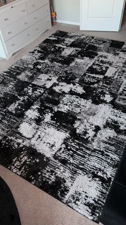 9’2”x 6’6 Black/Grey rug