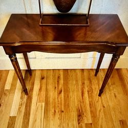 Bombay Company - Petite Mahogany Entry - Console Table - S