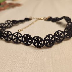 Snowflake Choker