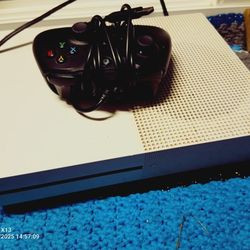 Xbox One S Console Bundle - Great Condition - Tested & Working