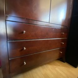 Armoire Great Condition 