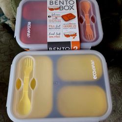 2 COLLAPSIBLE BRAND-NEW BENTO BOXES $10