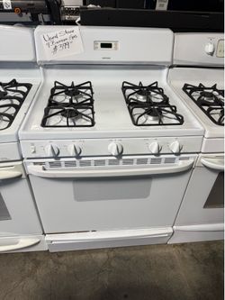 GE white 4 burner range stove