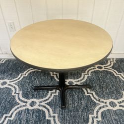 Round Circle Table