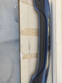 Brand new Carbon fiber Spoiler in the box.