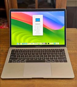Apple MacBook Air 13-Inch Laptop 2018 8gb ram 120 GB hardrive w charger