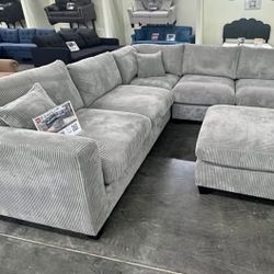 BRAND NEW 4PC SECTIONAL SOFA SET WITH OTTOMAN AND ACCENT PILOWS INCLUDED $549
