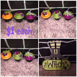 Halloween 🎃 decorations $1 each