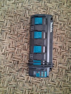 Makita 4 bay charger