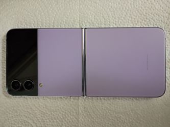 Refurbished Samsung z flip 4,