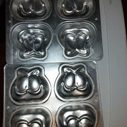 2 Garfield Wilton Individual Cake Pans