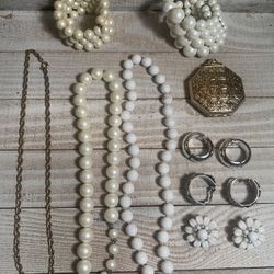 Vintage Costume Jewelry Lot Necklace Earrings Costume Bracelet
