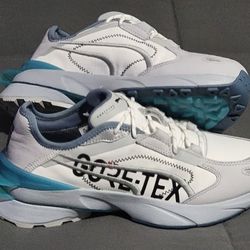 MEN'S SIZE 7.5 / WOMEN'S SIZE 9: PUMA GORE-TEX RUNNERS!!