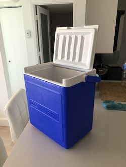 NEW - Cooler 20 cans