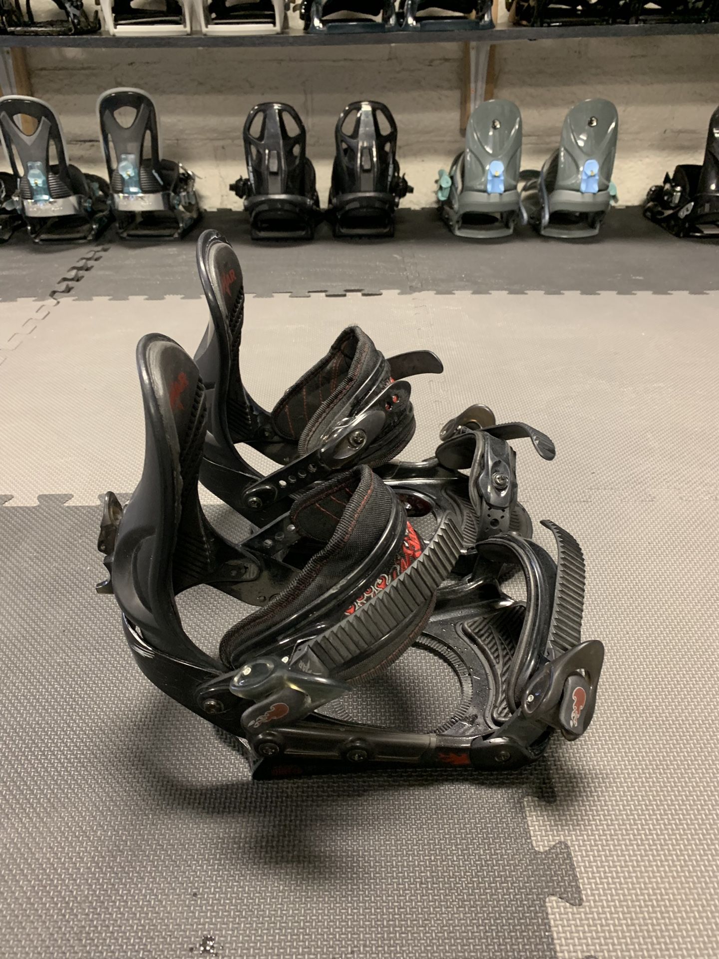 Lamar mx 135 Large men’s snowboard bindings with warranty