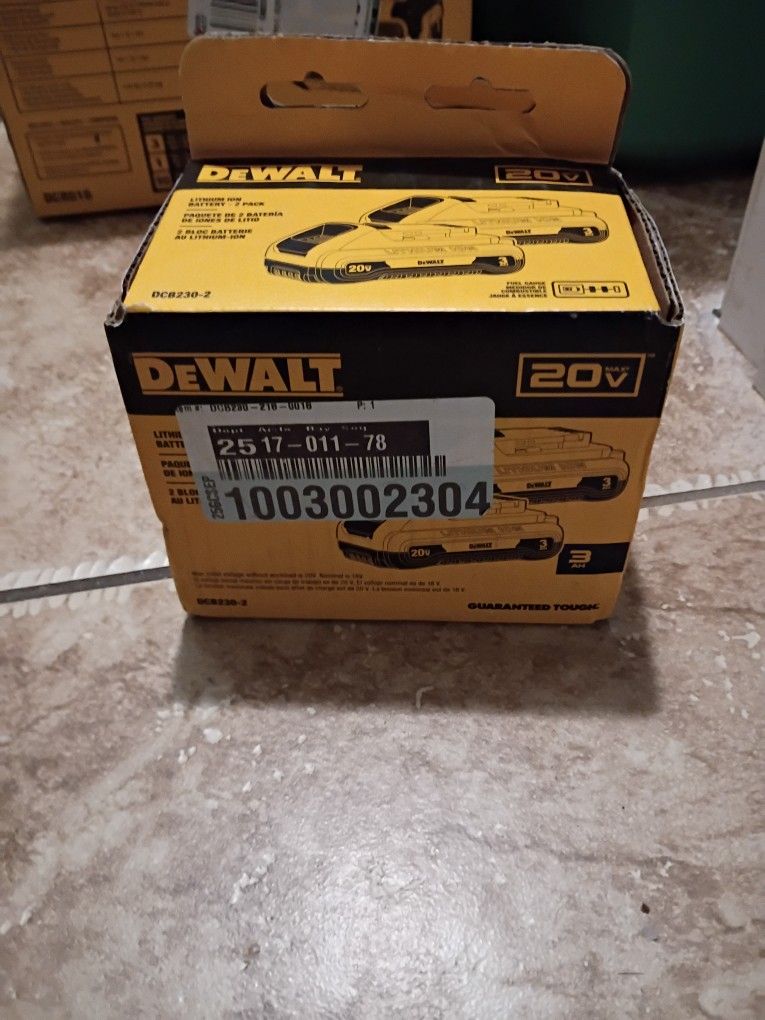 🔋 NEW in Box! DEWALT 20V MAX 2.0Ah Lithium Battery 2-Pack (DCB230-2) ⚡️