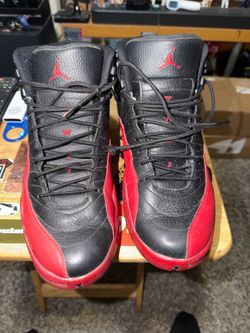 Jordan 12 flu game sz 11