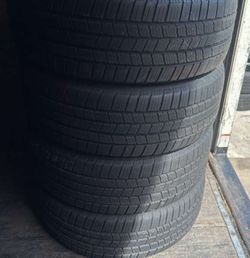 245 60 18 Michelin Set of 4 Used Just Like New