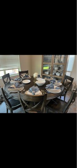 Kitchen/Dining Room table