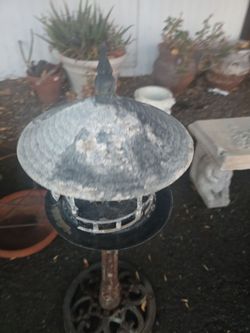 Bird feeder
