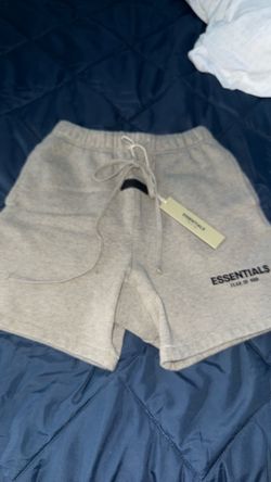 ESSENTIALS SHORTS BRAND NEW WITH TAG COP IT CHEAP PRICE‼️‼️