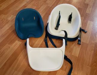 MAMAS AND PAPAS BOOSTER SEAT!