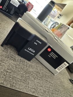 Leica Q3 Charger