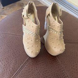 Woman’s Shoes 