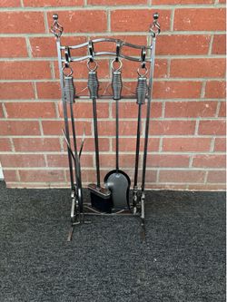 Fireplace tool set