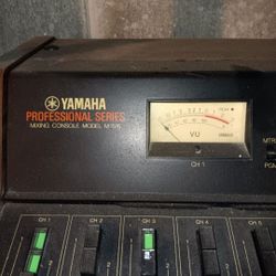 Yamaha Mixing Console m1516