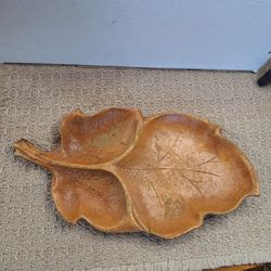 VINTAGE LEAF-SHAPED WOODEN PLATTER
