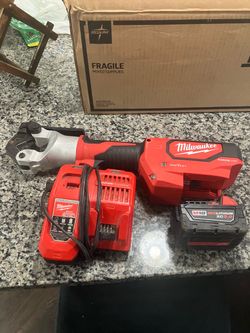 Milwaukee M18 force logic crimper