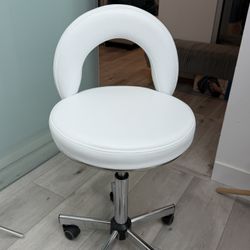 Salon & Barbershop Seating Stool