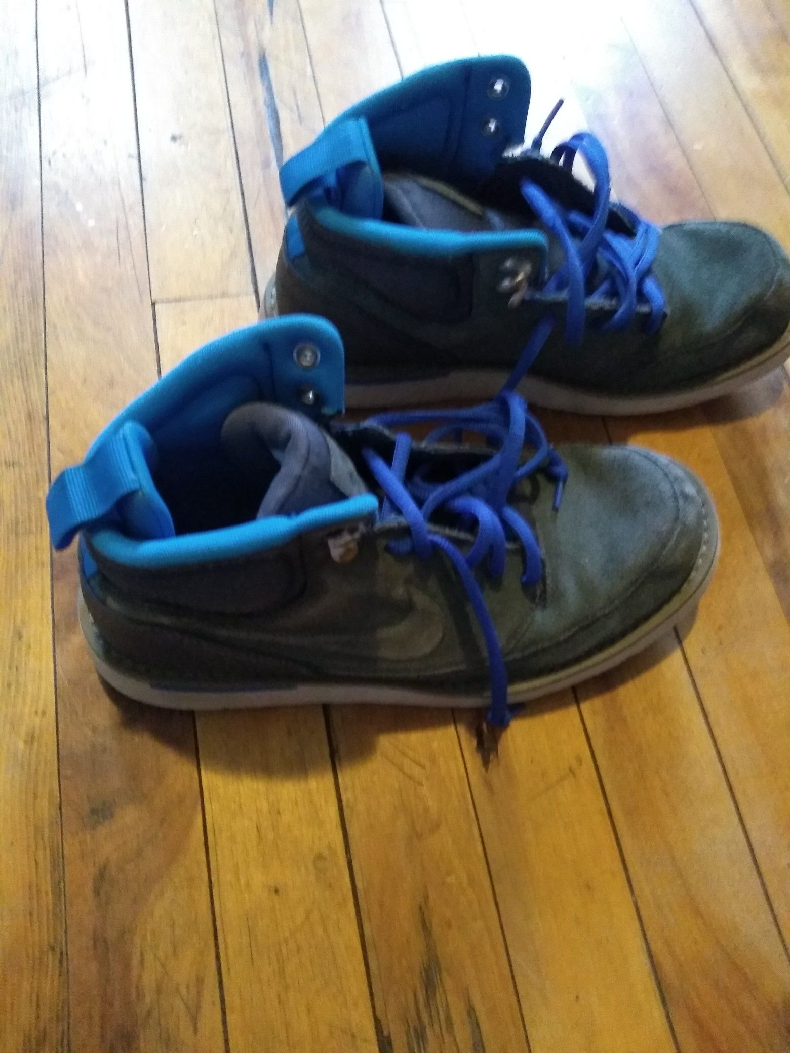 Men's Nike boots