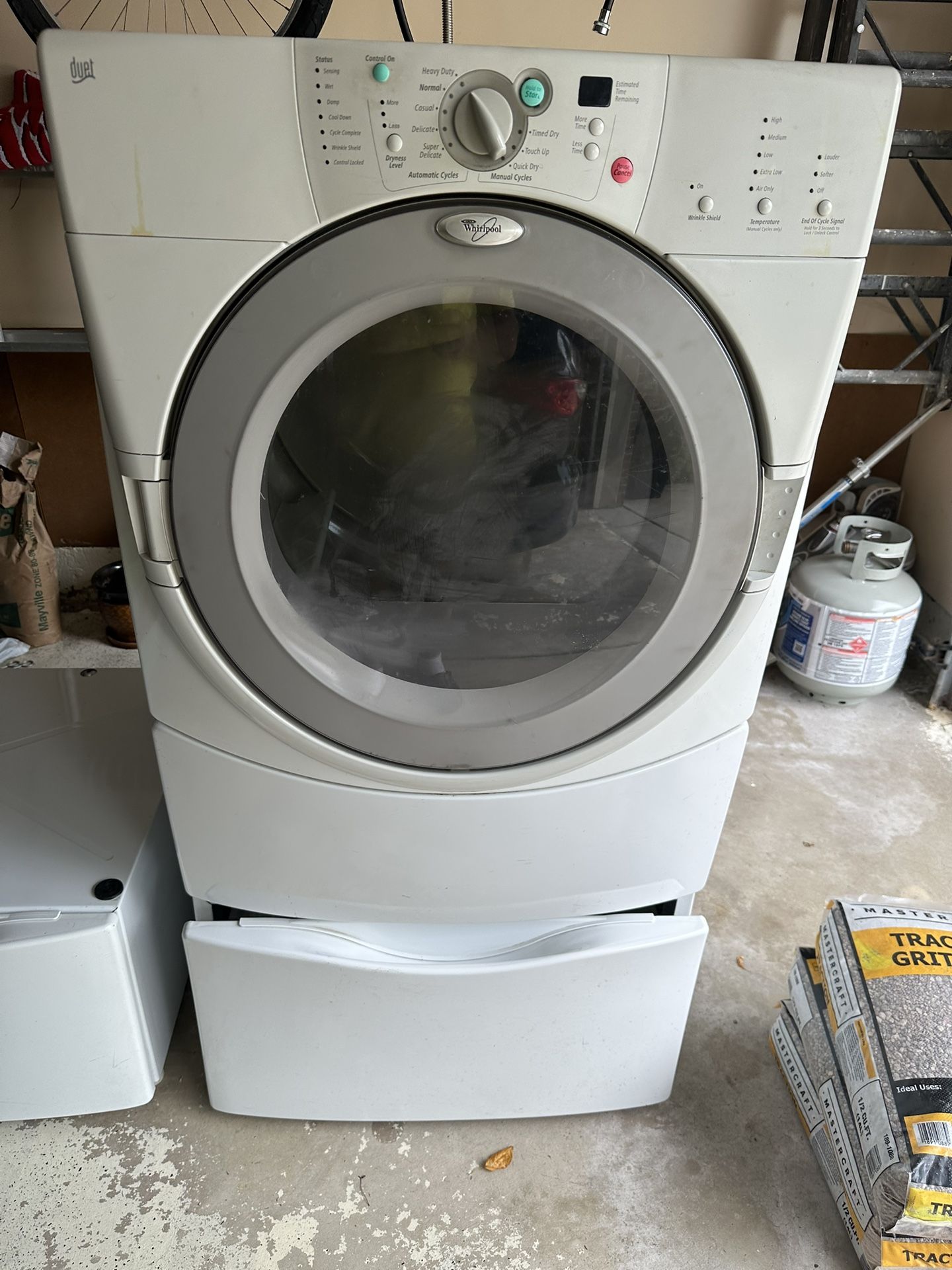 Whirlpool Duet Gas Dryer with pedestal