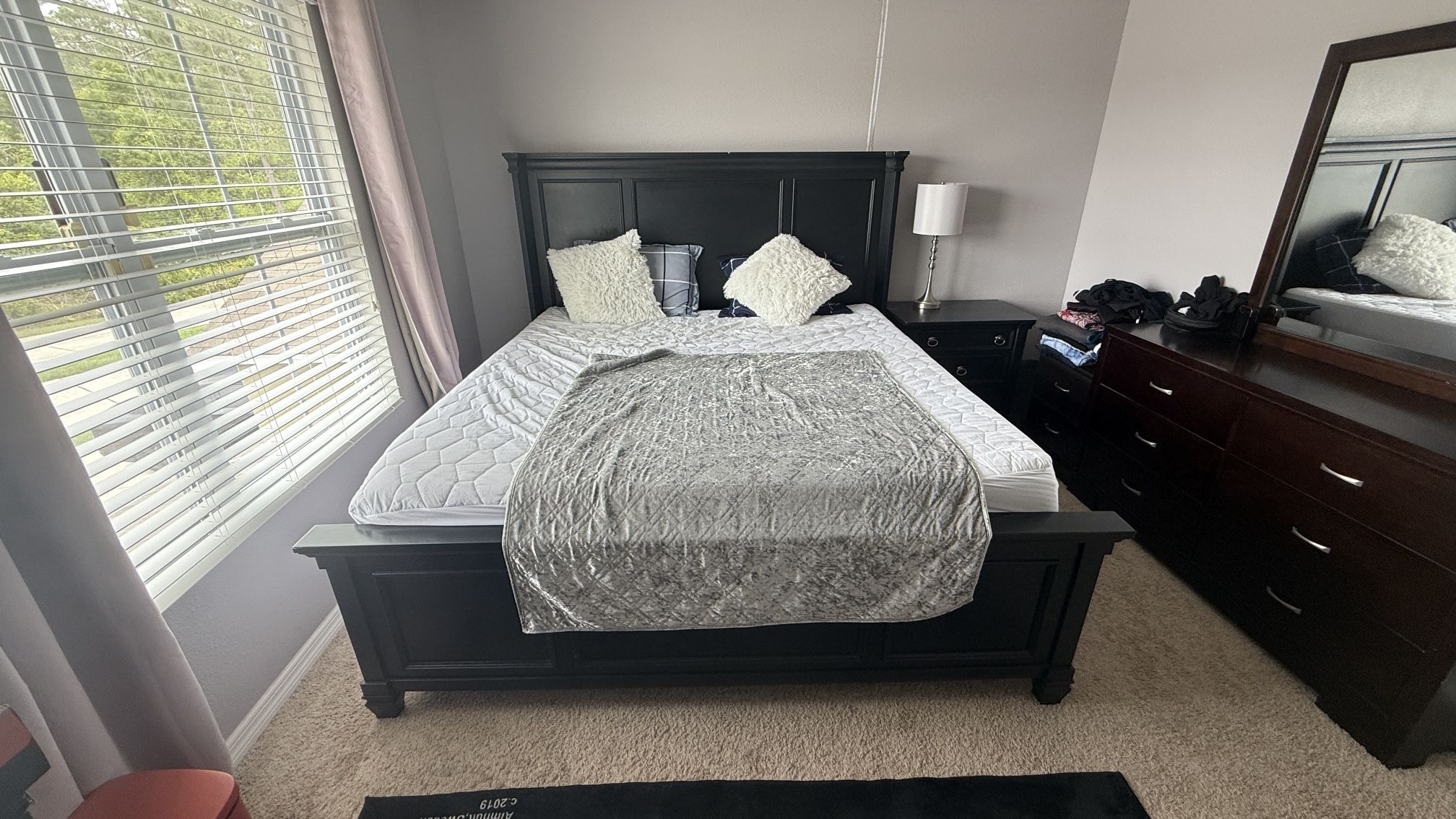 king bedroom set with nightstands and memory foam mattress