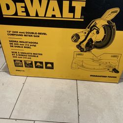 DeWALT saw 